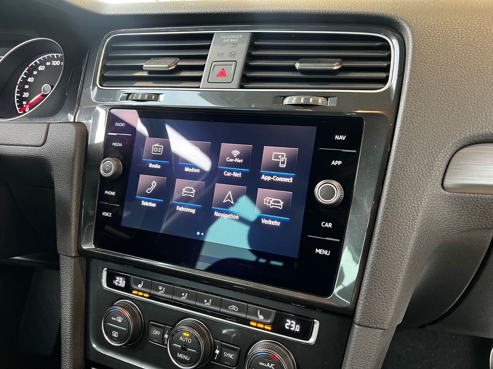 Fahrzeugabbildung Volkswagen Golf VII Lim. Comfortline BMT ACC  NAVI ALU