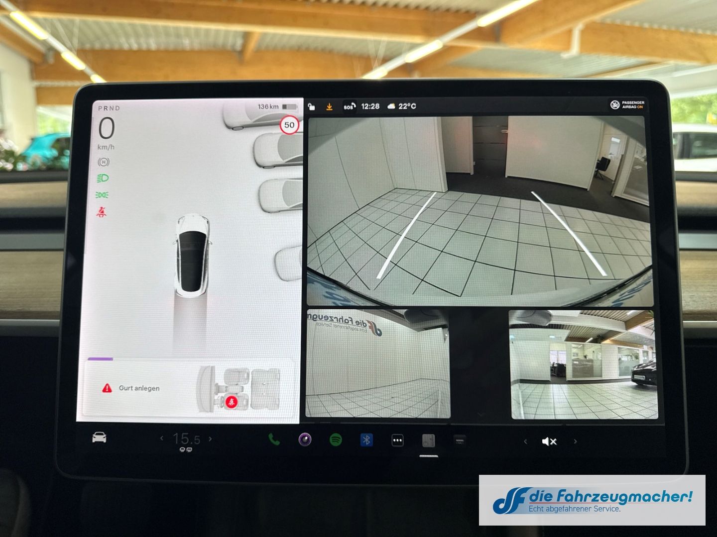 Fahrzeugabbildung Tesla Model 3 Basis RWD Soundsystem ACC El. Heckklappe