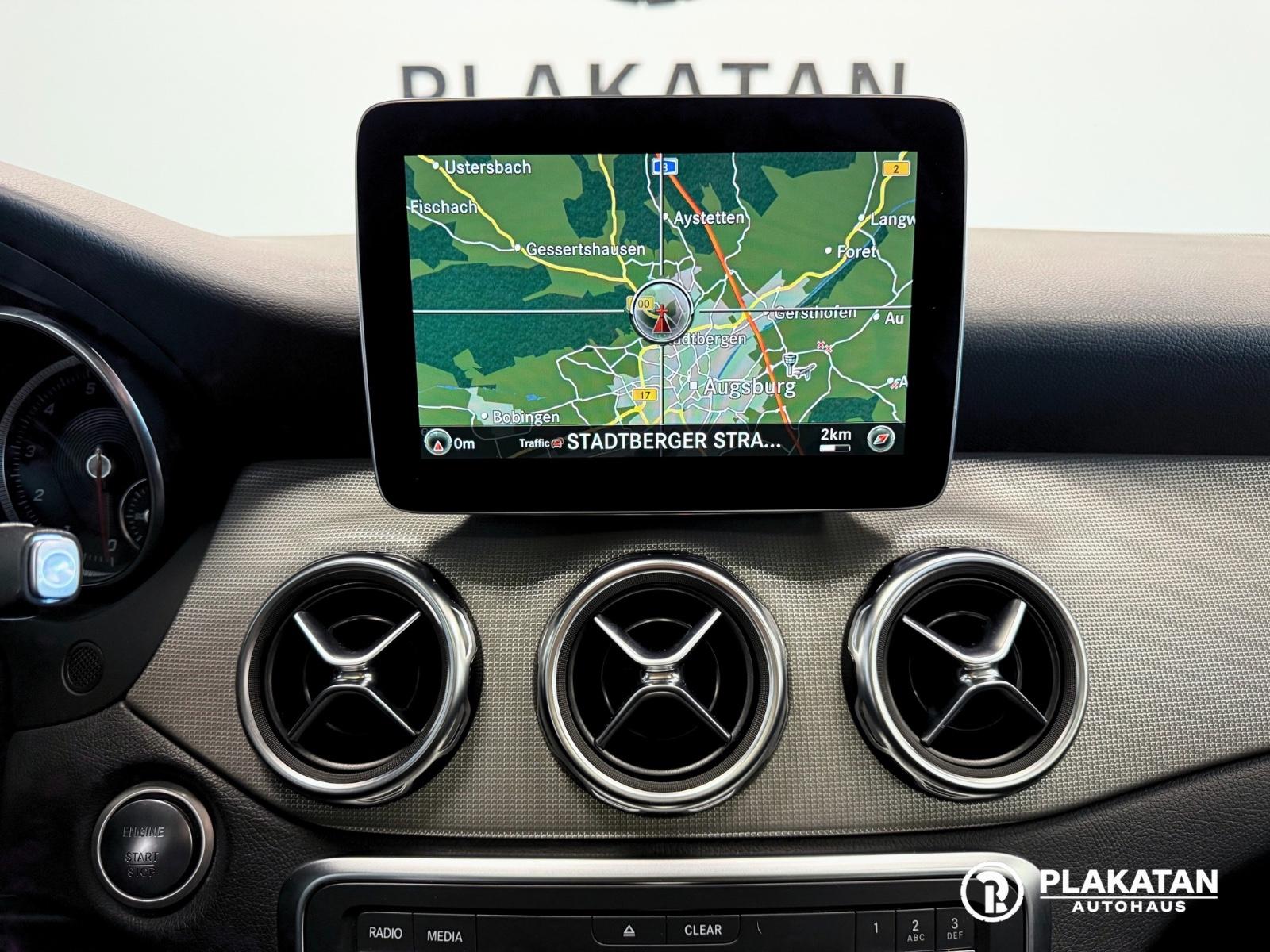 Mercedes-Benz GLA 200 AMG Night Packet Panorama Memory