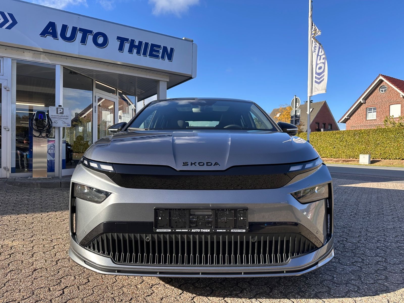 Fahrzeugabbildung SKODA Enyaq Coupé 85 Sportline Pano/Matrix/ACC/APP/21"