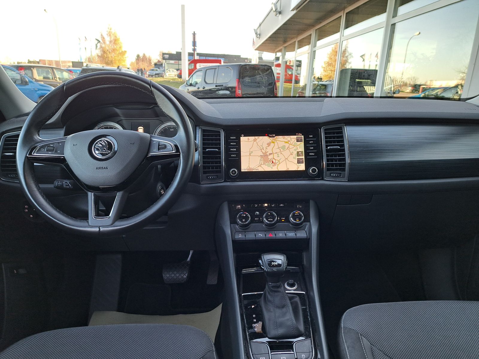 Fahrzeugabbildung SKODA Kodiaq 2.0 TDI DSG 7-SITZE LED NAVI KAMERA ACC