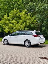 Toyota Auris 1,33-l-Dual-VVT-i - - Toyota Auris: 1.3