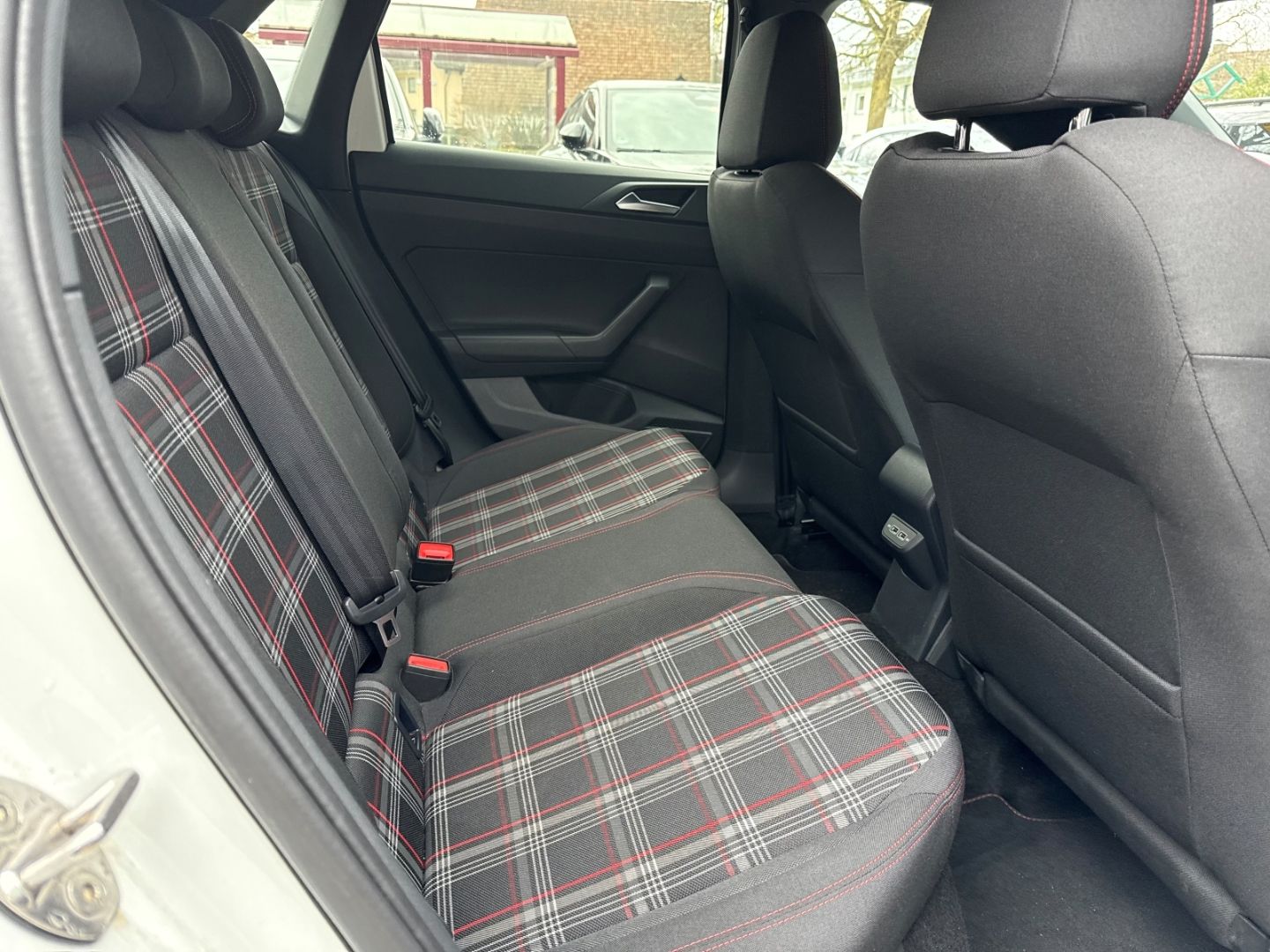 Fahrzeugabbildung Volkswagen Polo VI GTI Dyn. Kurvenlicht Sperrdiff. ACC Fahr