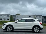 Mercedes-Benz GLA 220D 4MATIC DCT Style/NAVI/PDC/SHG/PDC/MFL - Mercedes GLA-Klasse in Frankfurt