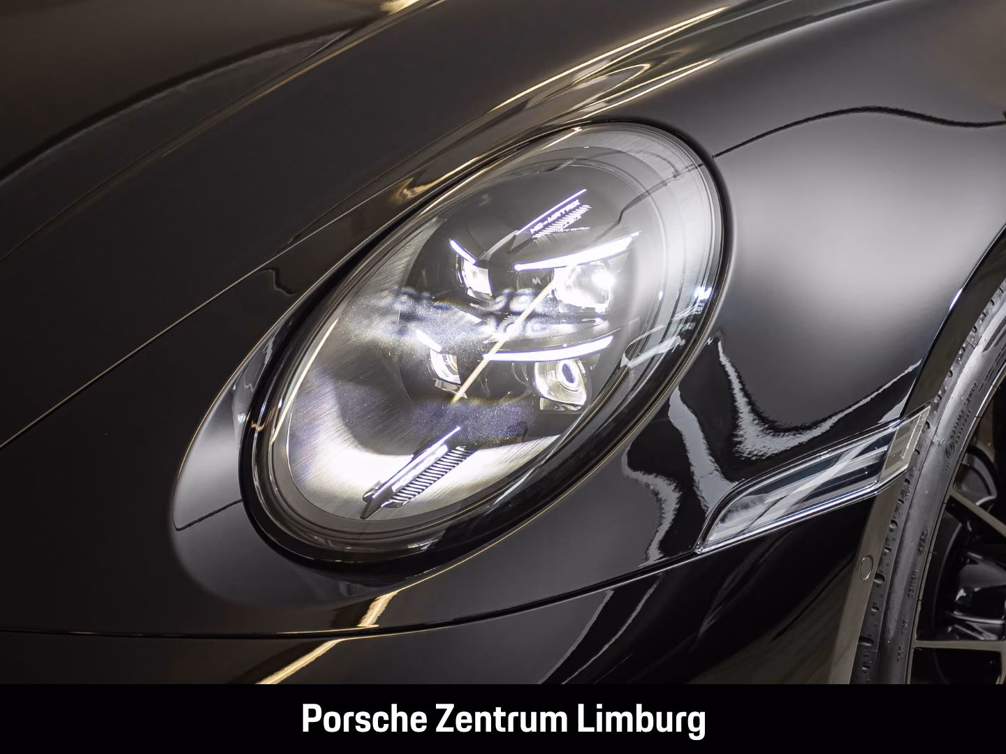 PORSCHE 992 911 CARRERA 4 GTS CABRIOLET