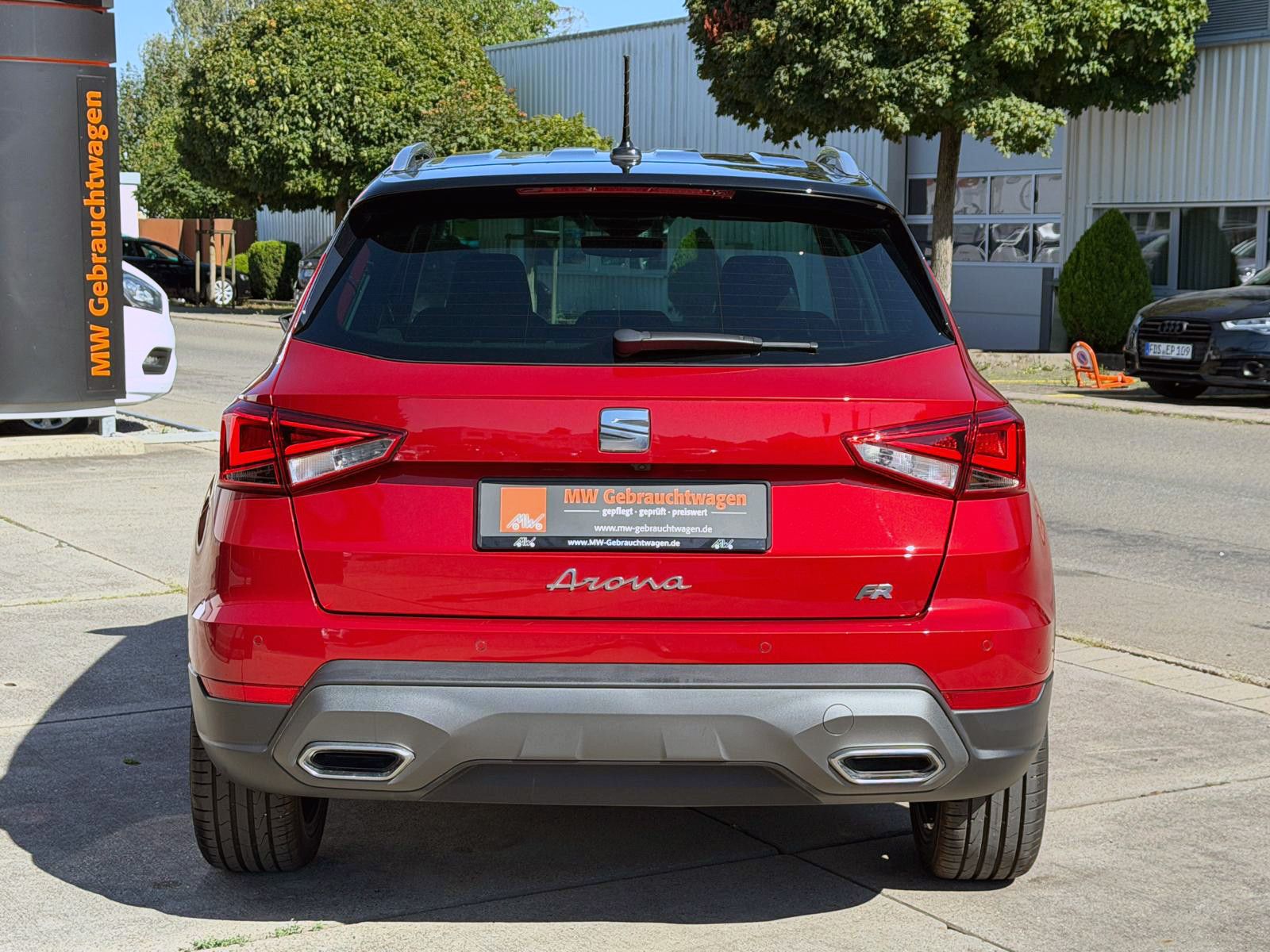 Fahrzeugabbildung SEAT Arona 1.0 TSI DSG FR NAVI LED ACC KAMERA PDC SHZ
