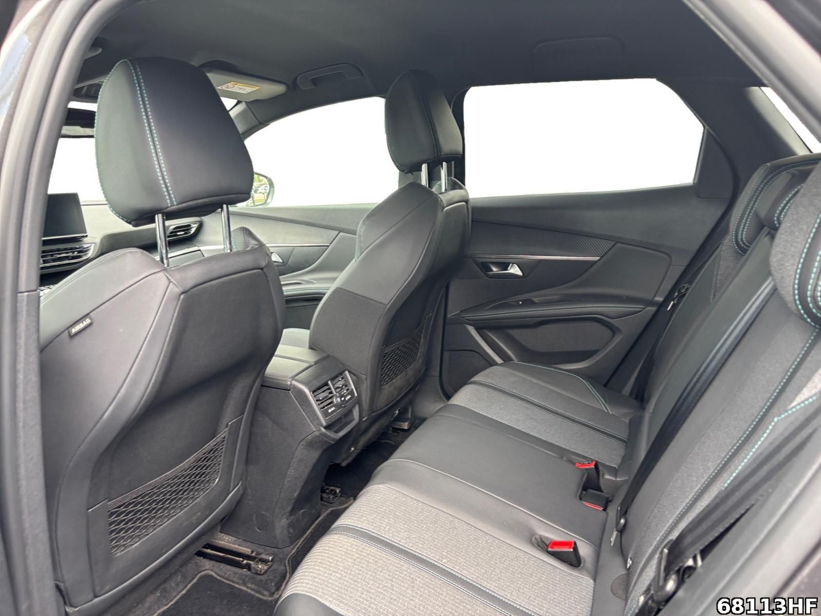 Fahrzeugabbildung Peugeot 3008 Allure +SHZ+ALLWETTER+CARPLAY+KEYLESS+LED+