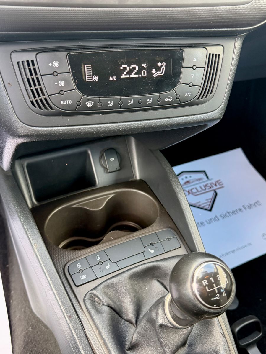 Fahrzeugabbildung SEAT Ibiza SC Style Salsa 1,2 Navigation Sitzheizung