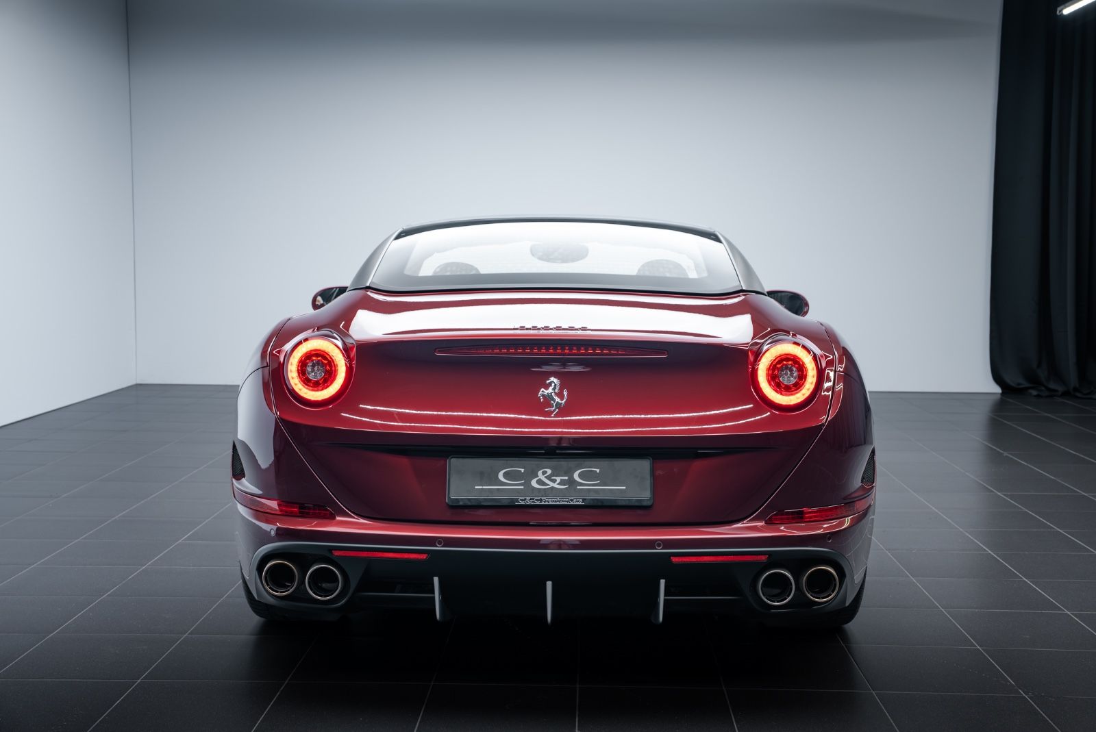 Fahrzeugabbildung Ferrari California T ATELIER/SPECIAL COLOUR/WENIG KM