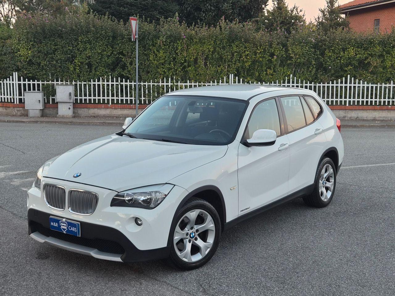 BMW X1 2010 — interior