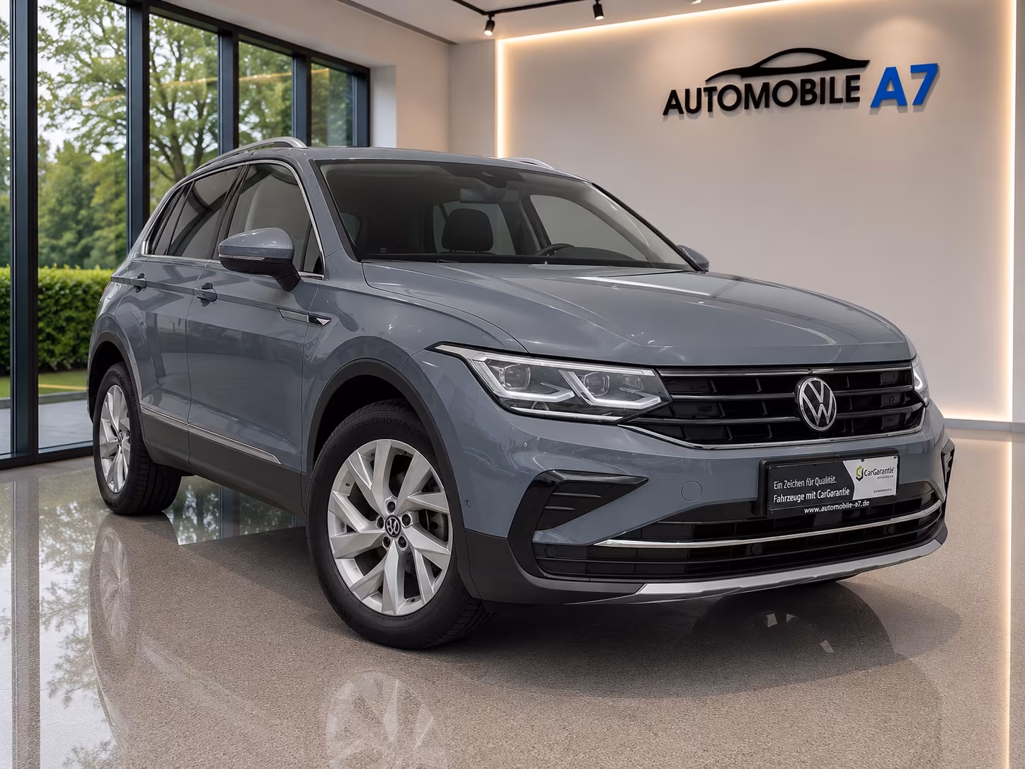 Volkswagen Tiguan Elegance 4Motion *MATRIX/AHK/PANO*