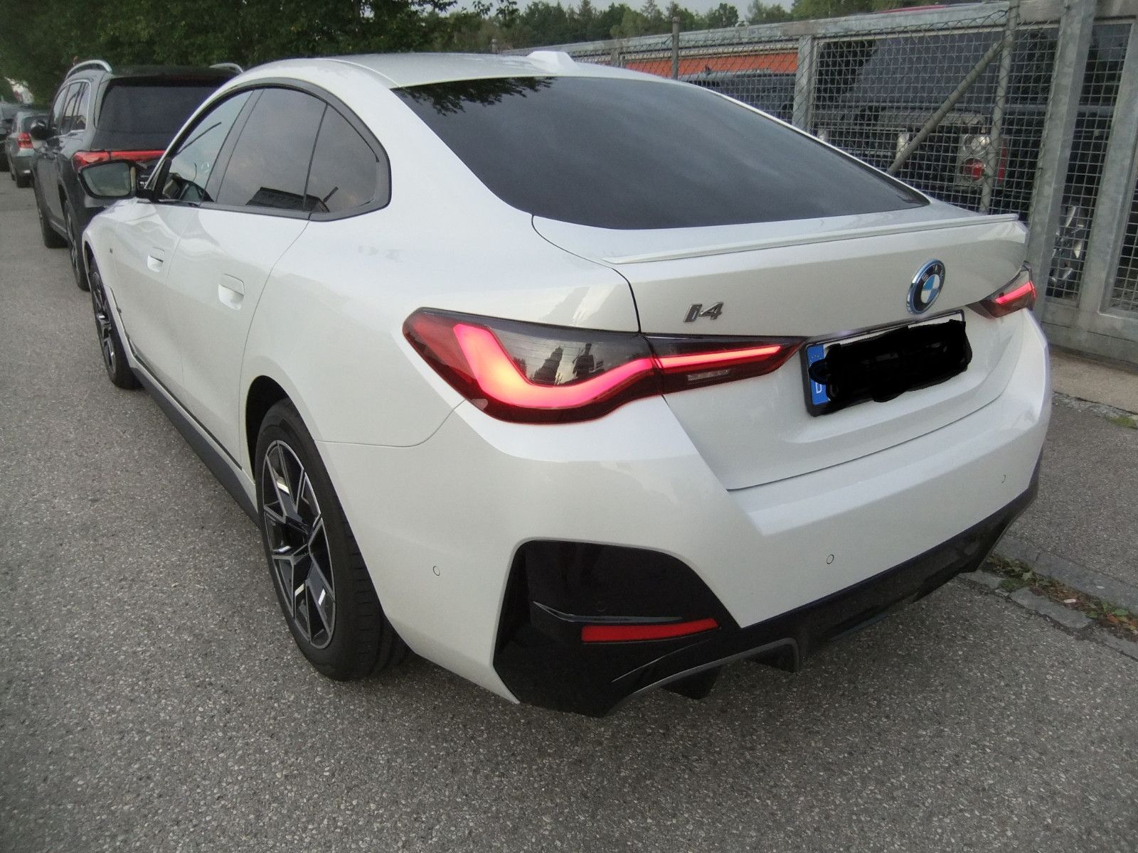 BMW i4 Gran Coupe M50 Schiebedach AHK 99,5% SOH foto 3