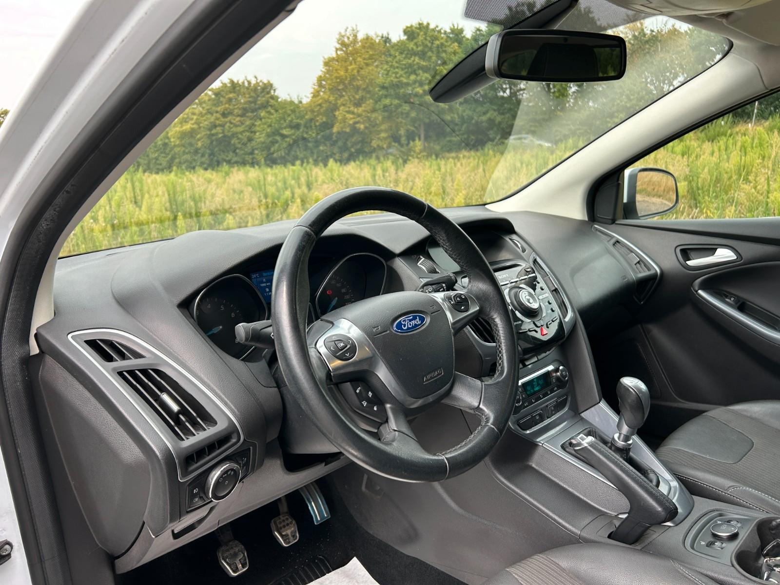 Ford Focus 2013 — photo 12