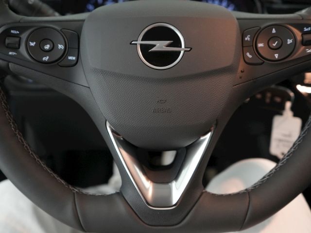 Corsa F FACELIFT EDITION+LED+SITZ-/LENKRADHEIZUN