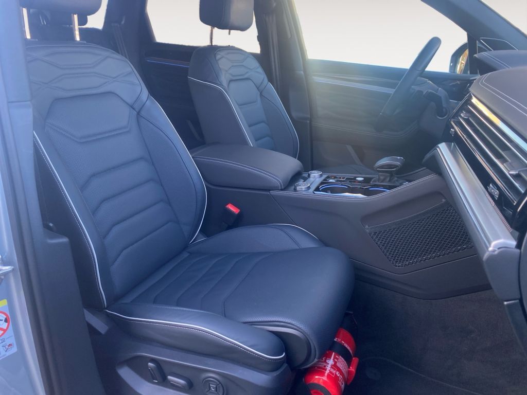 Fahrzeugabbildung Volkswagen Touareg 3.0 V6 TDI SCR 4Motion Aut. R-Line