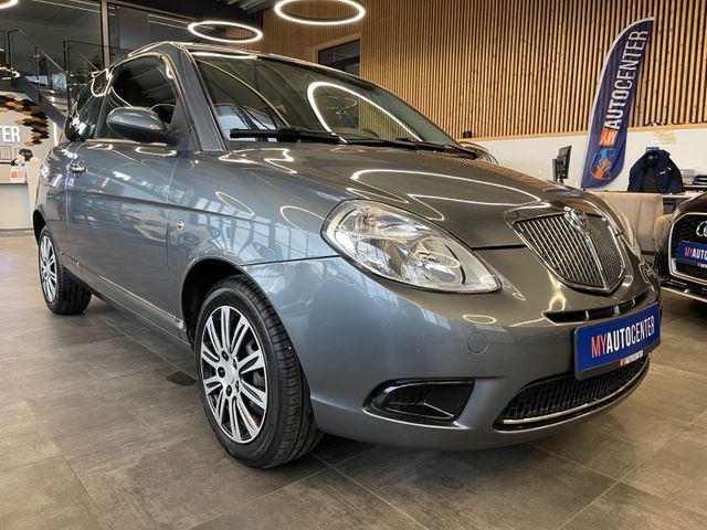 Lancia Ypsilon 1.4 8V Oro *KLIMAAUT.*2.HD*TÜV 062027*
