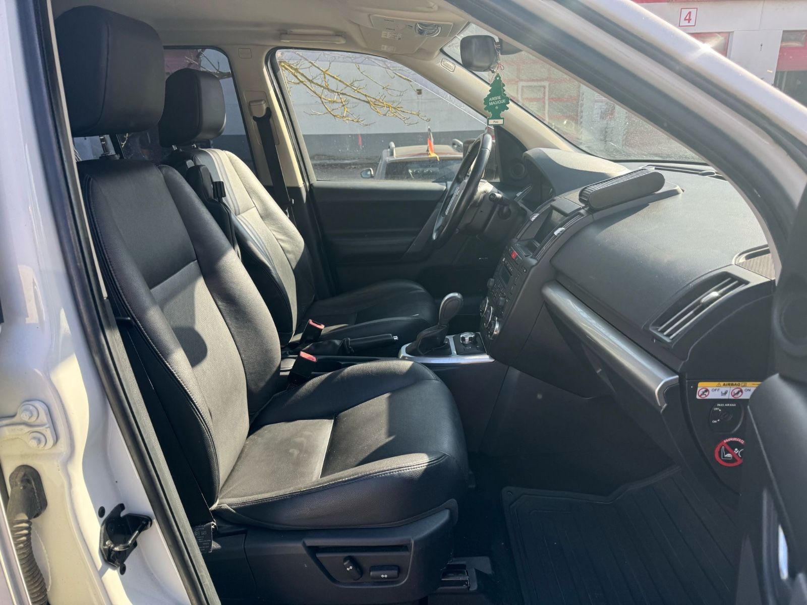 Fahrzeugabbildung Land Rover Freelander 2 HSE Leder+Navi+Xenon