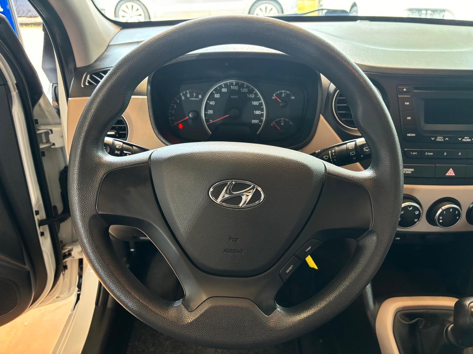 Hyundai i10 blue Classic Klima  8-fach bereift