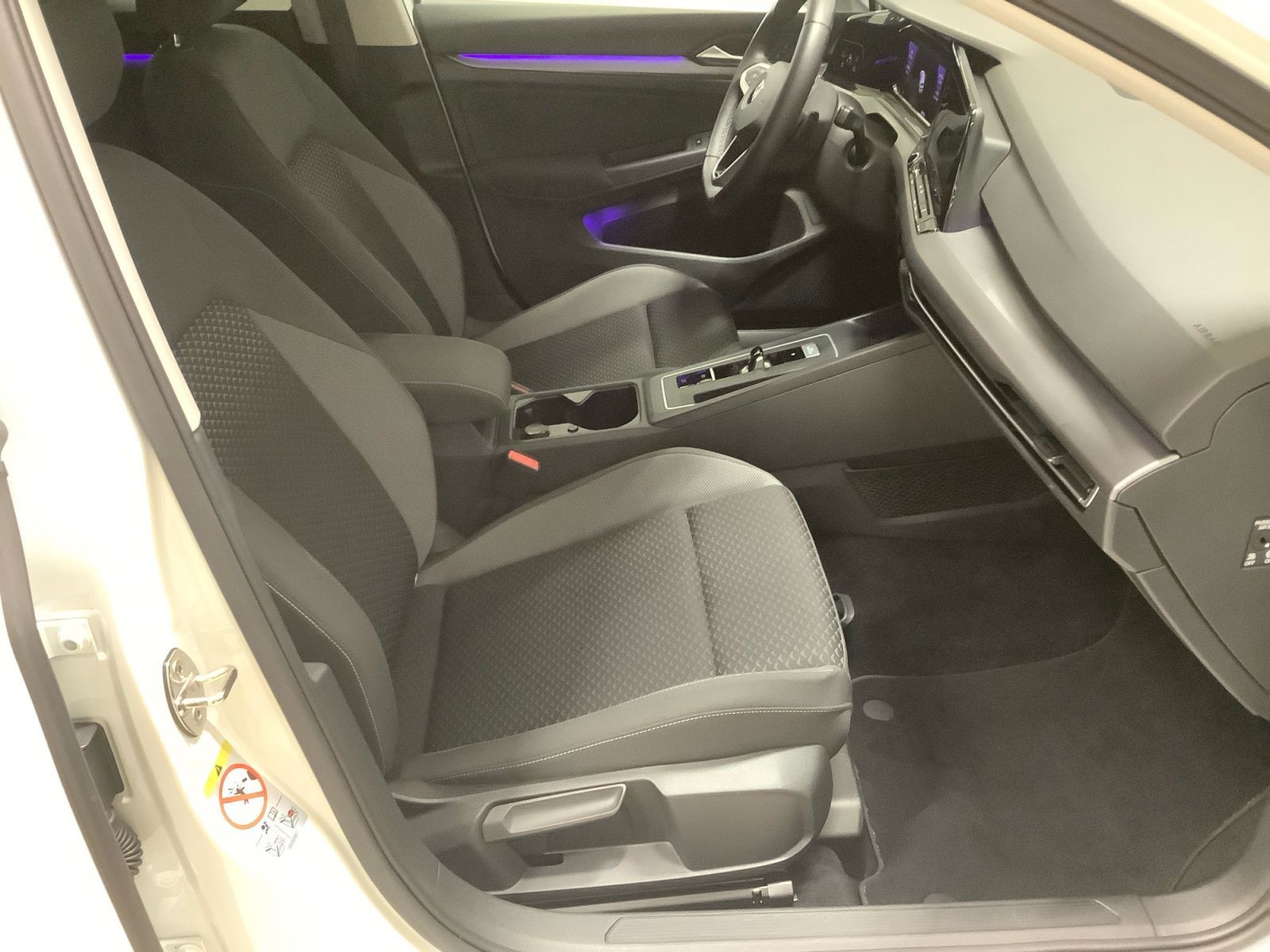 Golf Active 1,5 l eTSI 96 kW DSG Matrix, STH,