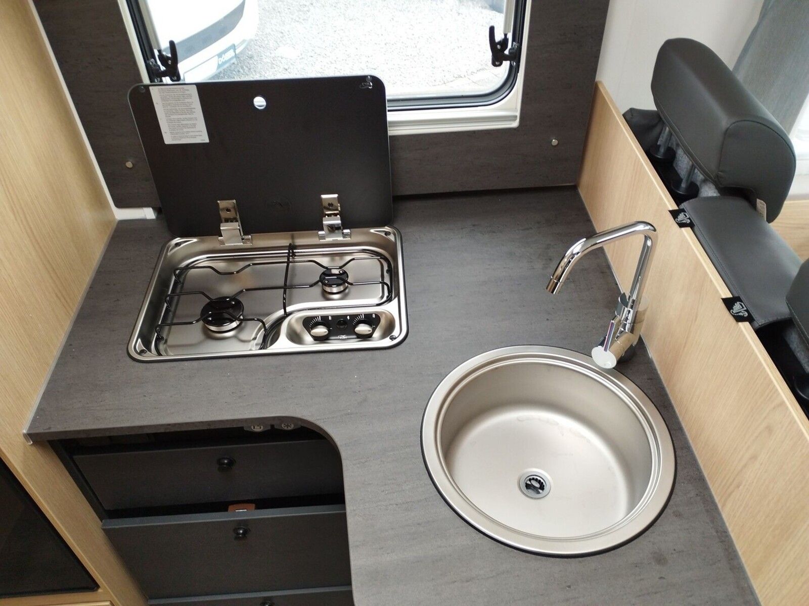 Fahrzeugabbildung Sunlight Adventure T 67 Automatik, Dörr Edition, TV