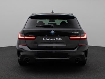 Fahrzeugabbildung BMW 330e M Sport Panorama Kamera HUD DAB HiFi Komfor