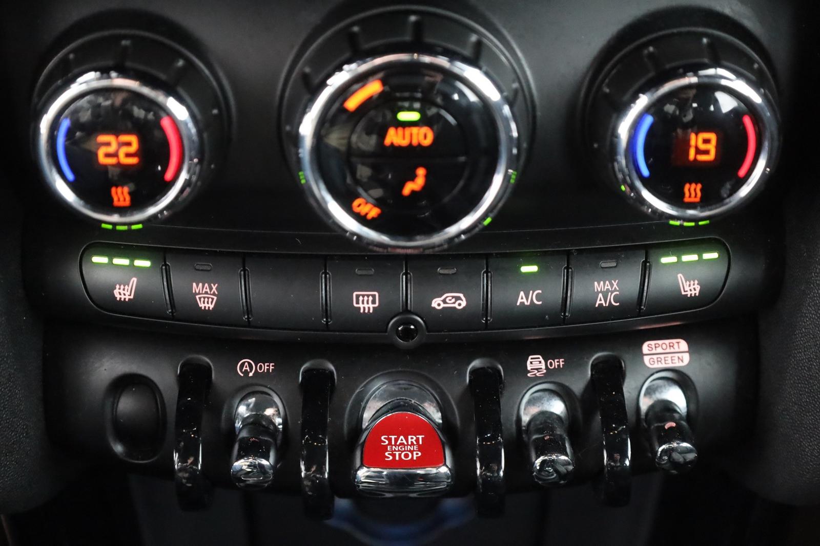 MINI Cooper 1.5 Classic Trim LED Navi Kamera Leder