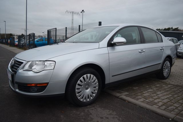 Volkswagen Passat 1.6"2.Hand"SHZ"HU-AU NEU"