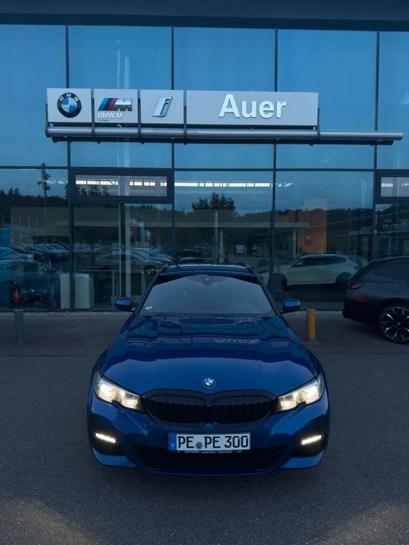 Image of BMW 330