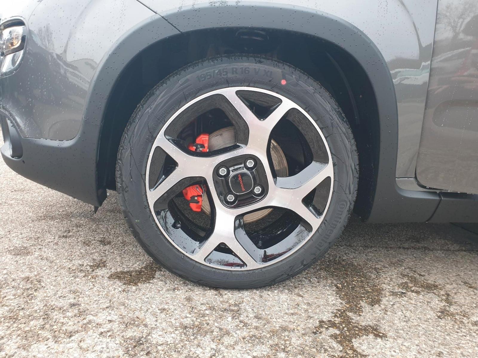Fiat Panda Sport Hybrid 1.0 GSE- Pandemonio  li,ited 