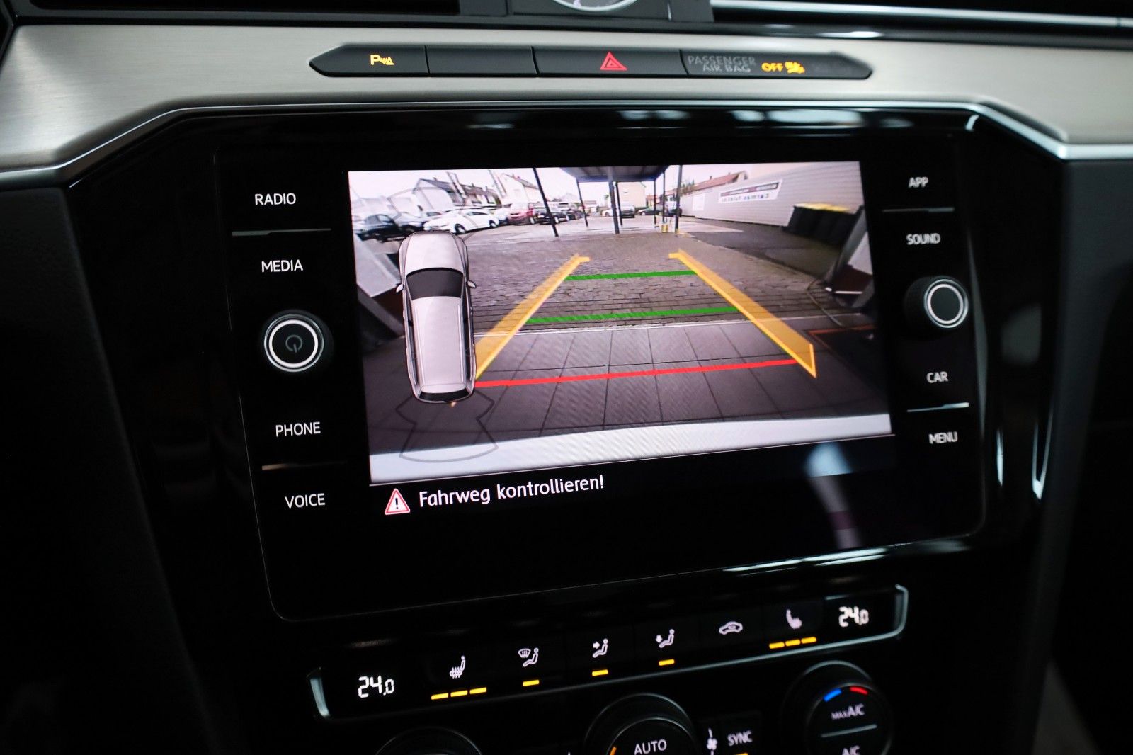 Fahrzeugabbildung Volkswagen Passat Variant Highline 4M,Navi,Kamer,ACC,AHK+WR