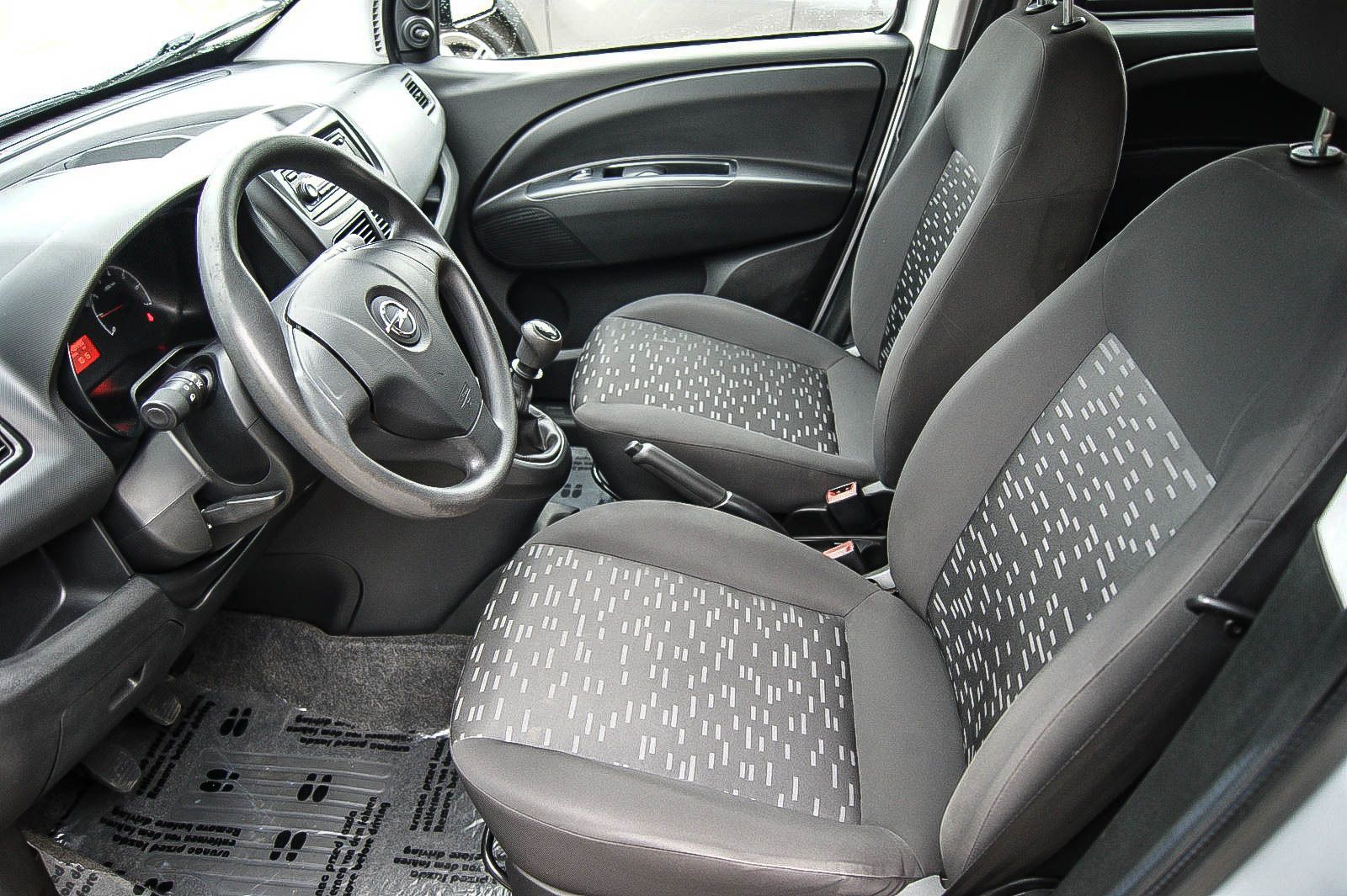 Fahrzeugabbildung Opel Combo D Selection L1H1 5-SITZE SCHIEBETÜREN 1.HD