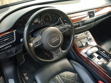 Audi A8 - 6