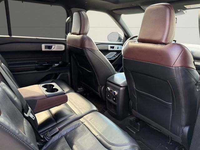 Ford Explorer Platinum Plug-in-Hybrid 4x4 7-Sitzer