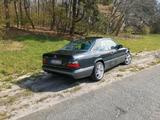 Mercedes-Benz Mercedes E 124  220E  Sportline Coupe - Mercedes-Benz E 220 mit Benzin-Antrieb: Sportwagen