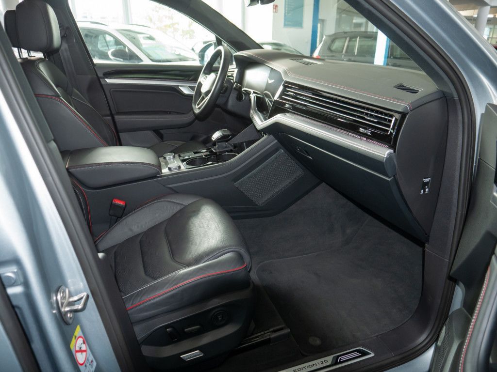 Volkswagen Touareg 3.0 V6 TSI Edition-20 R-Line Black-Style foto 4