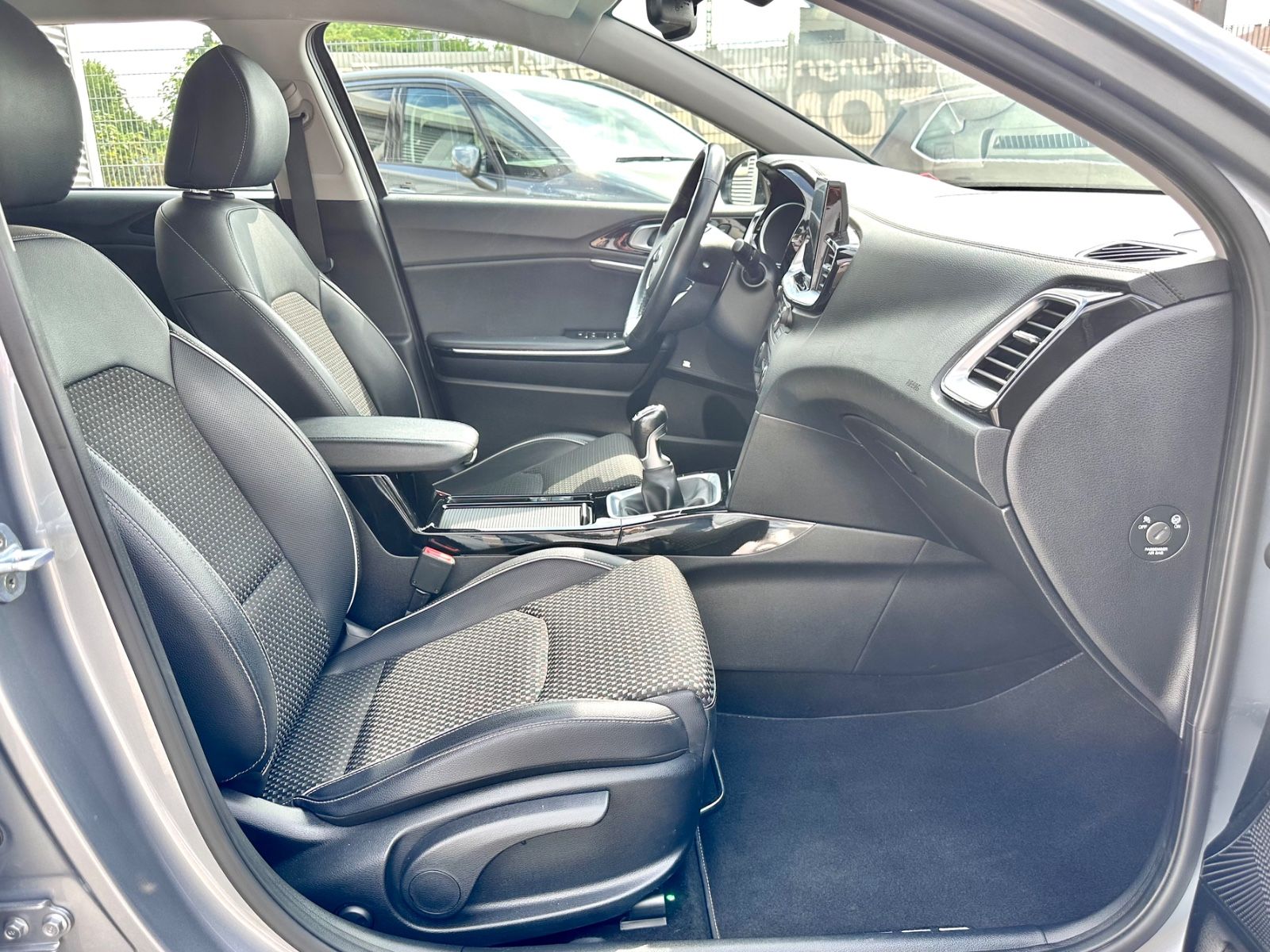 Fahrzeugabbildung Kia cee'd SPORTSWAGON SPIRIT*MOD.2019+AHK*