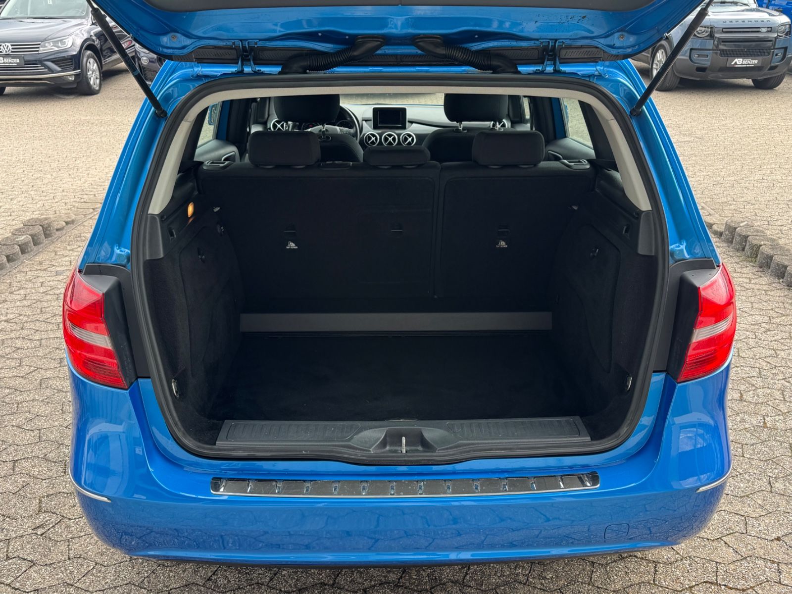 Fahrzeugabbildung Mercedes-Benz B 180 CDI/Edition E/Navigation/SHZ/MFL/ALU/