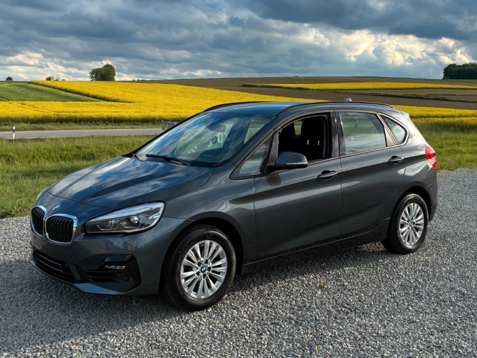 BMW 218i Active Tourer LED KAMERA NAVI 39`km
