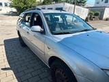 Ford Mondeo - Ford Mondeo aus 2005: Kombi
