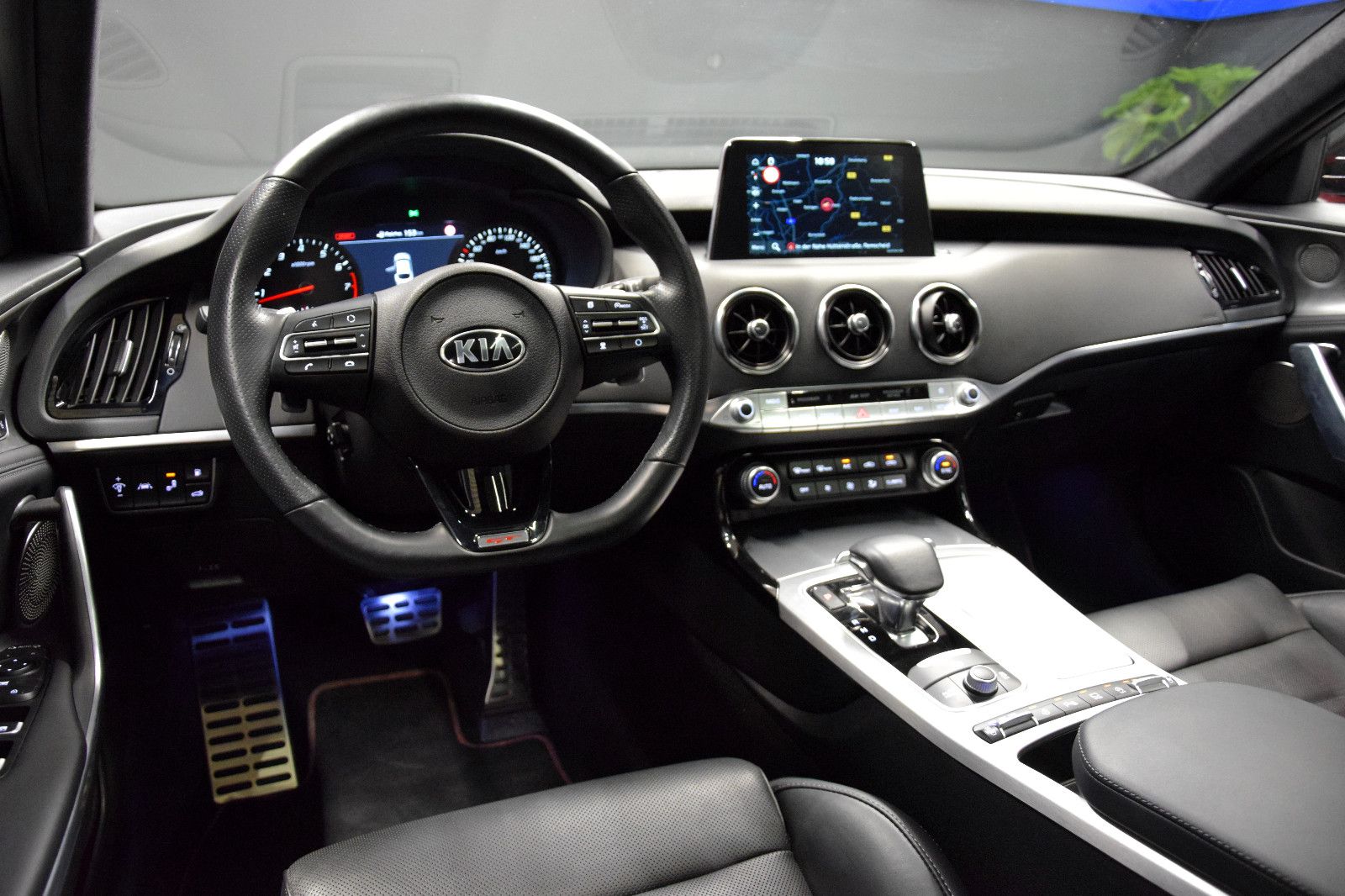 Fahrzeugabbildung Kia Stinger GT 4WD Pano Sitzbelü. Leder HuD h/k ACC