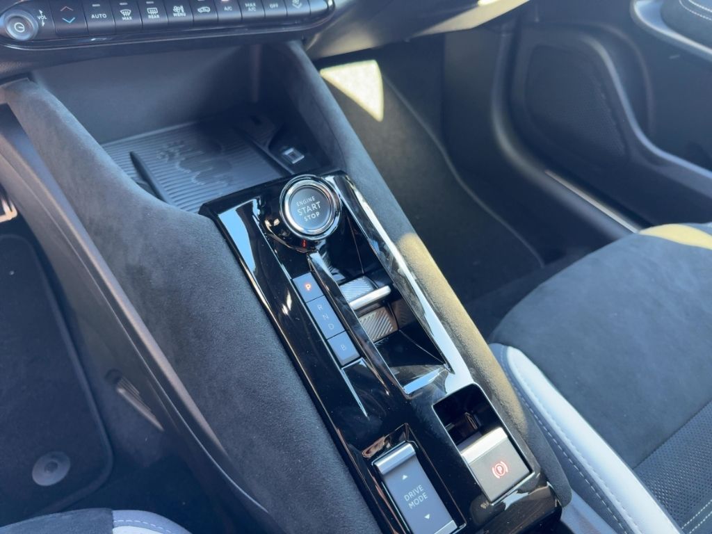 Fahrzeugabbildung Alfa Romeo Junior Elettrica Sport Speciale WÄRMEP. MATRIX N