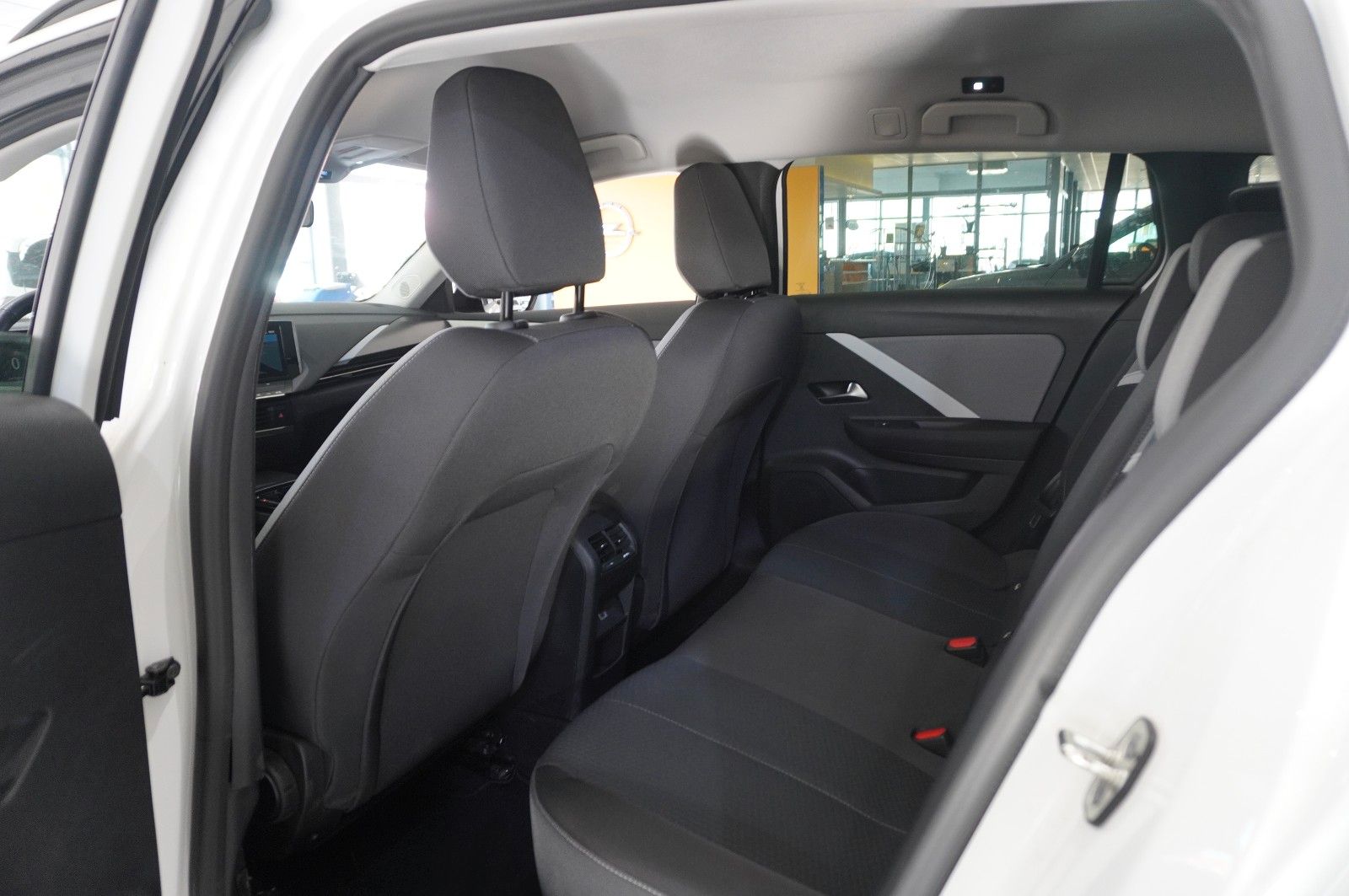 Fahrzeugabbildung Opel Astra L ST 1.5D EDITION NAVI/LED/KAMERA/SHZ/DAB+