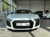 Audi R8 Coupe 5.2 FSI quattro/erst 20717/RAUTE - Audi R8 mit Benzin-Antrieb: Sportwagen