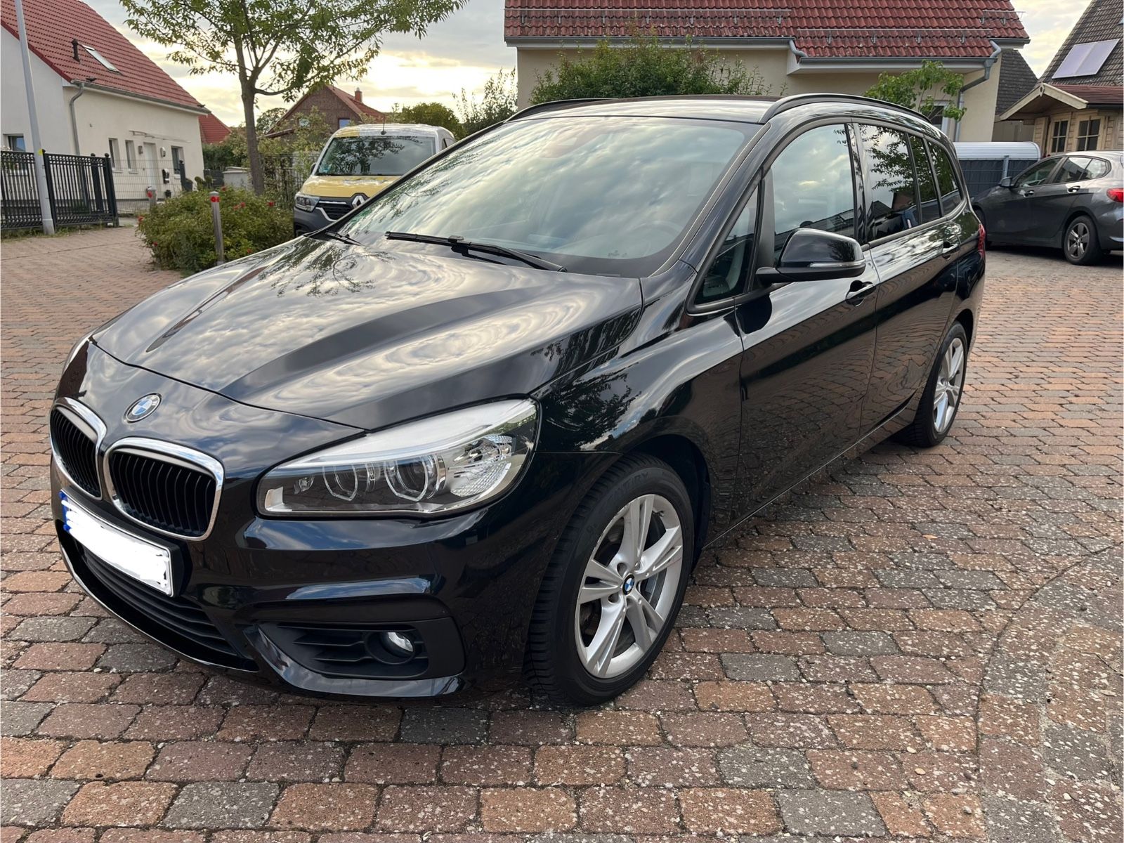 BMW BMW 218 Grand Tourer *TOP* Navi/AHK/LED/SHZ/PDC/