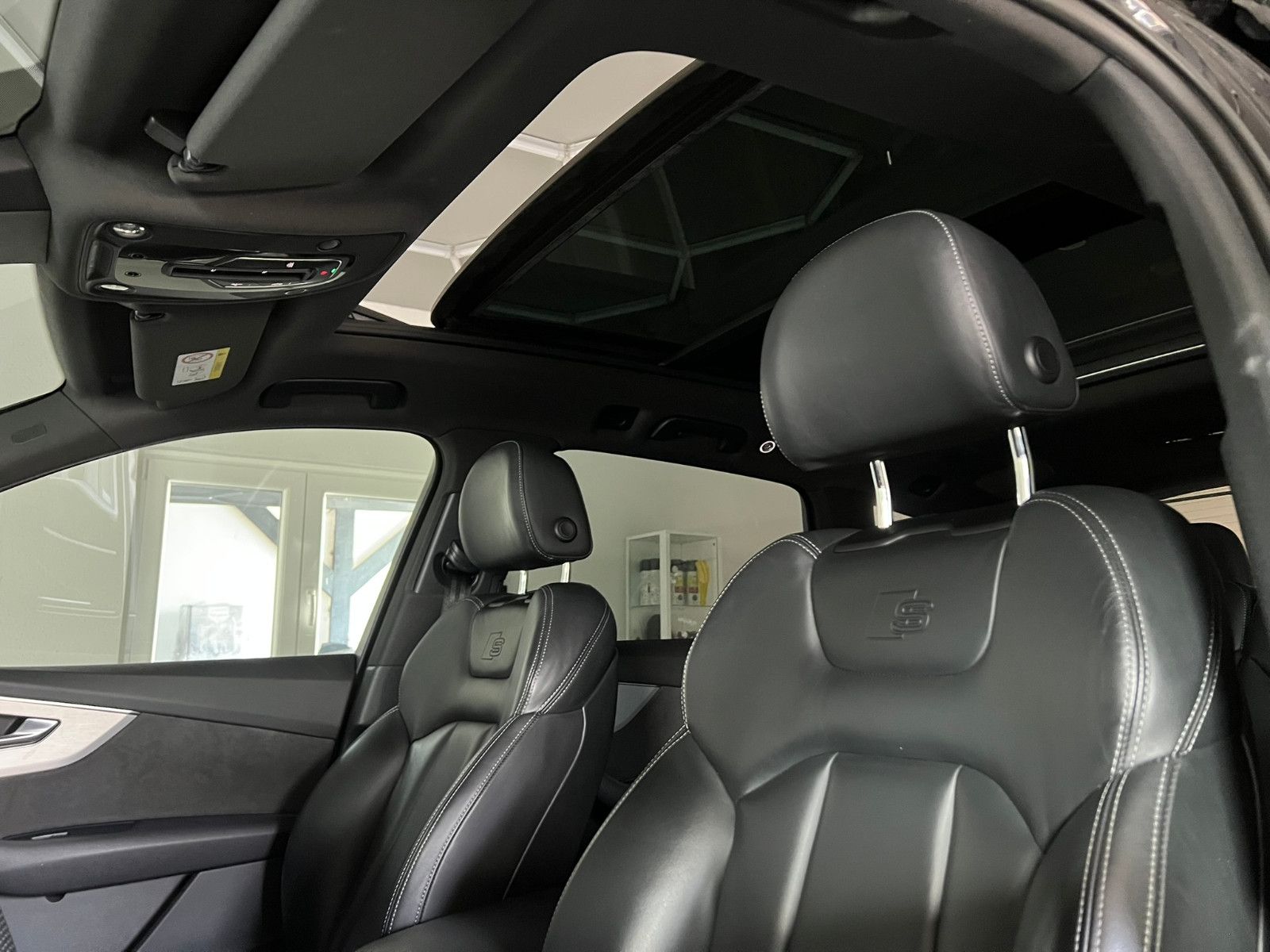 Fahrzeugabbildung Audi Q7 50 TDI Quattro S-LINE/PANO/ACC/MATRIX/7-SITZ