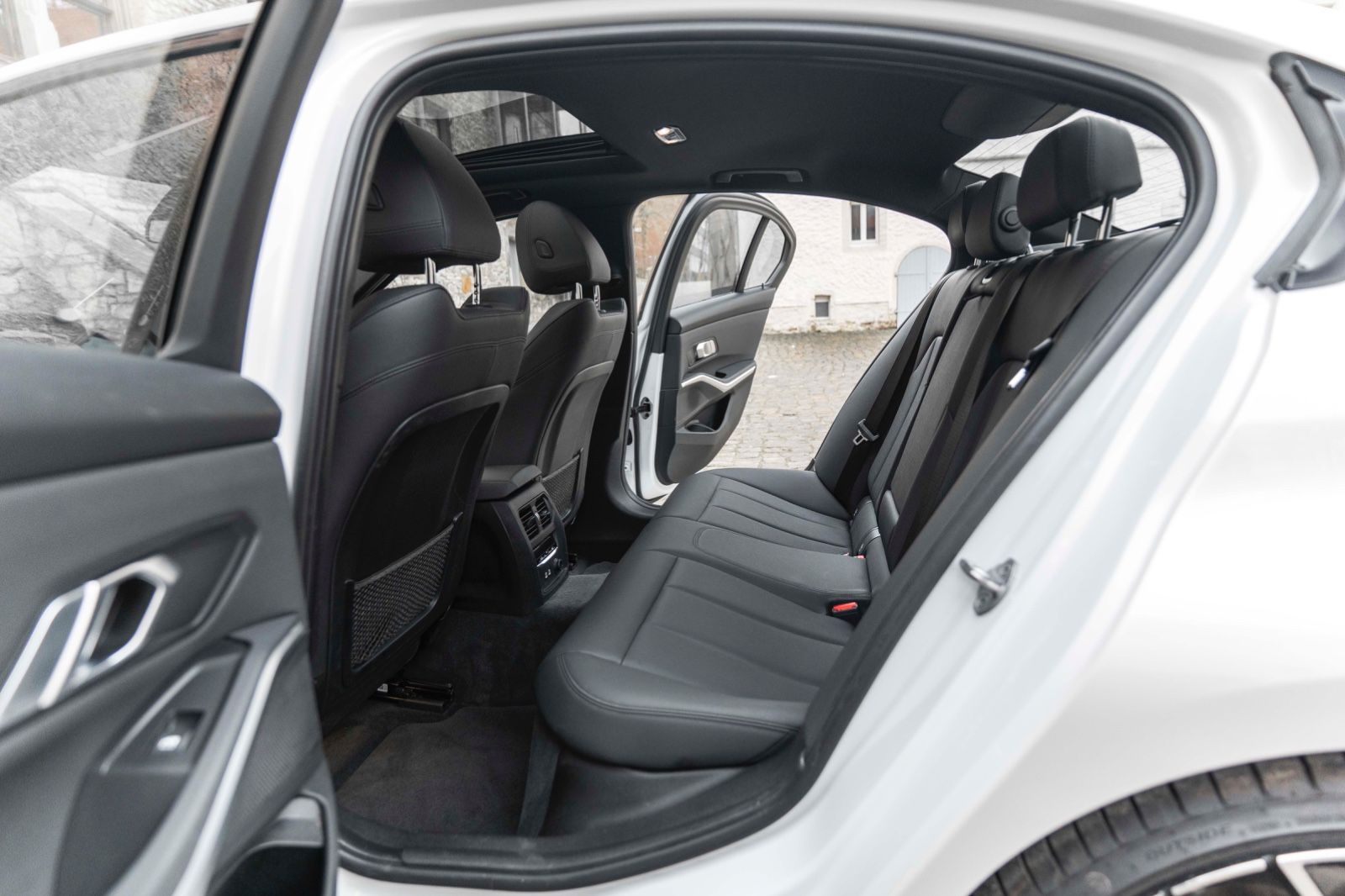 Fahrzeugabbildung BMW 330iX M-Performance HIFI KAM LED NAV CARPLAY