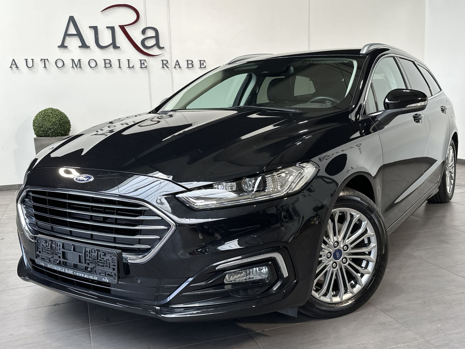 Fahrzeugabbildung Ford Mondeo Turnier 2.0 EB Titanium NAV+LED+AHK+SHZ
