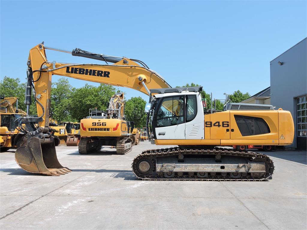 Liebherr R946