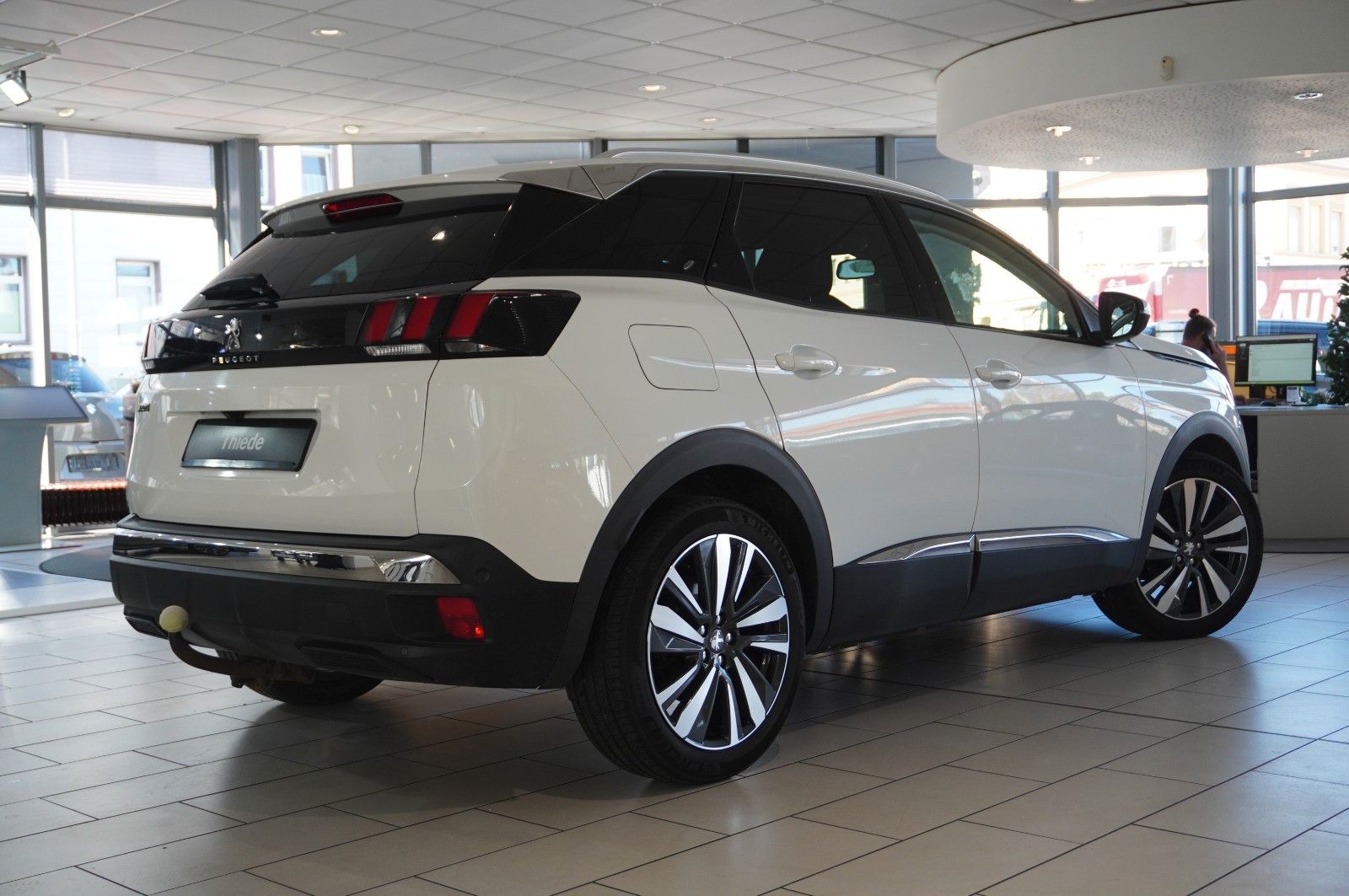 Fahrzeugabbildung Peugeot 3008 1.5D ALLURE NAVI/LED/KAMERA/VIRU./SHZ/AHK