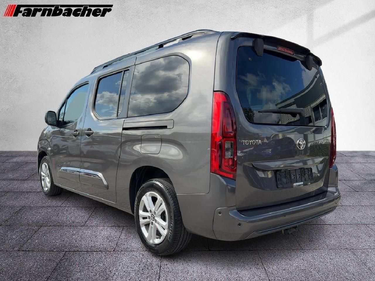 Fahrzeugabbildung Toyota Proace City Verso L2 1,2 Team D *AHK + Comfortp.